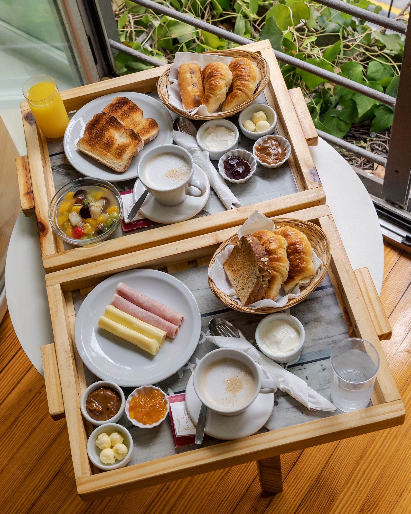 Delicious full American breakfast service at a hotel room